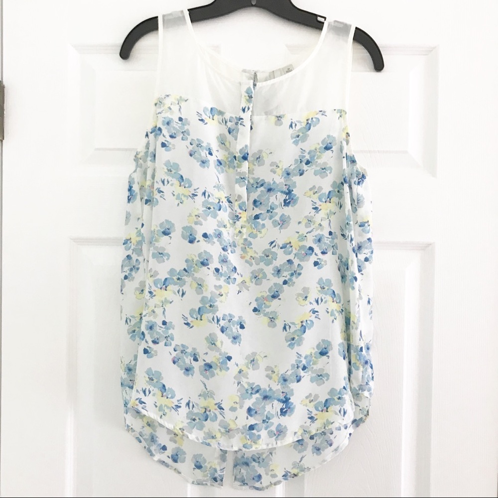 LC: Lauren Conrad back button shirt